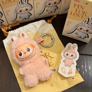 ❌SOLD❌ Pin For Love Vinyl Plush “G” Pendant